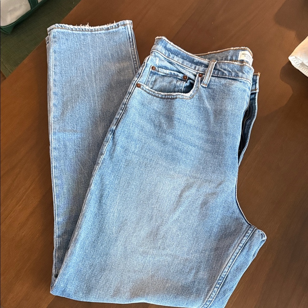 Abercrombie & Fitch 90’s Slim Straight Ultra High Rise Curve Love Jeans